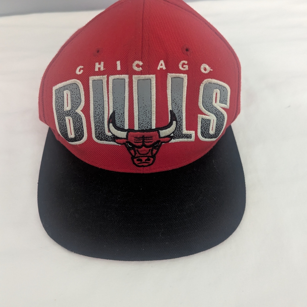 Mitchell & Ness Bulls Red Cap